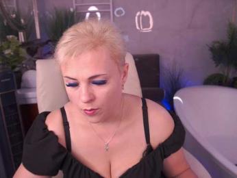 CrystalVibe — Bongacams stream photo (May 2026)