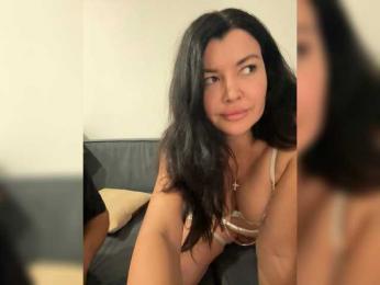 ALEXMILANA — 在 bongacams 直播的网络摄像头模特