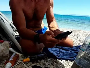 GreekGuyOutdoors — 在 stripchat 直播的网络摄像头模特