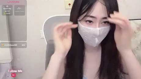 qiqi-- — Stripchat stream photo (Jun 2026)