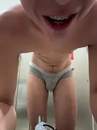 Liam_Moss — 在 stripchat 直播的网络摄像头模特