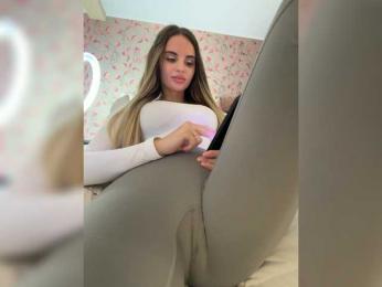 _Lally_ — 在 bongacams 直播的网络摄像头模特