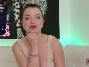 emmy_mouse — 在 chaturbate 直播的网络摄像头模特