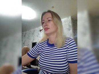 fruittella — 在 bongacams 直播的网络摄像头模特