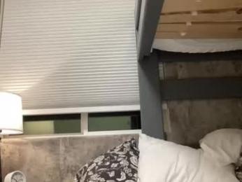 chris_baker1 — 在 chaturbate 直播的网络摄像头模特