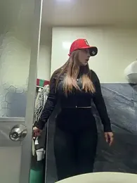 roouse — 在 stripchat 直播的网络摄像头模特