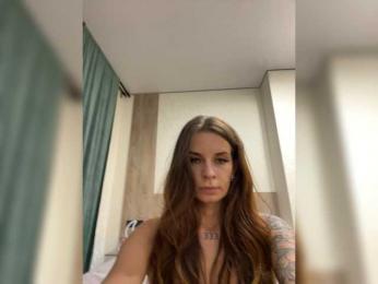 Emmafeetlovers3 — 在 bongacams 直播的网络摄像头模特
