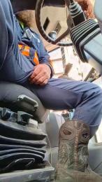 CallMeeDaddy89 — Cam4 stream photo (Apr 2026)