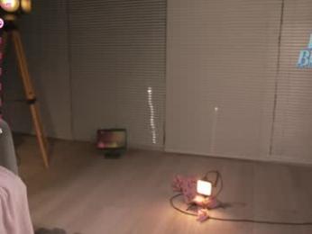 lucie_beltran — 在 chaturbate 直播的网络摄像头模特