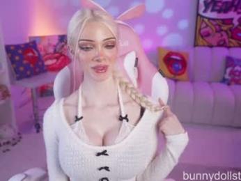 bunnydollstella — 在 chaturbate 直播的网络摄像头模特