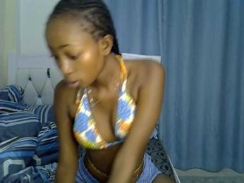 PetiteNoir — Bongacams stream photo (Apr 2026)
