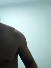 guozuo — Stripchat stream photo (Mar 2026)