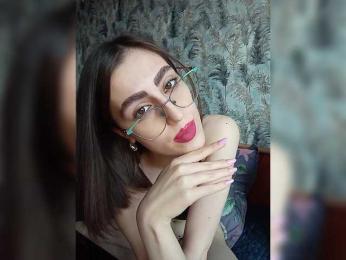 kiska-kira — 在 bongacams 直播的网络摄像头模特