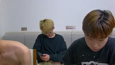 Chili-001 — 在 stripchat 直播的网络摄像头模特