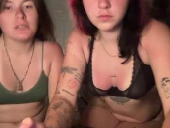 rileycooperrr — 在 chaturbate 直播的网络摄像头模特