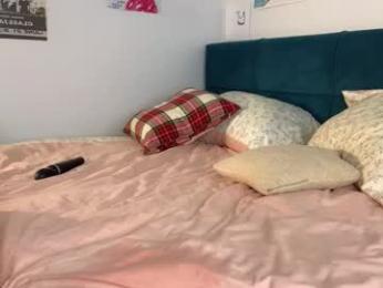 smoothnesss — 在 chaturbate 直播的网络摄像头模特