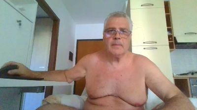raimen3 — 在 cam4 直播的网络摄像头模特