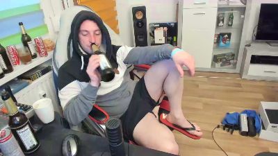 tonibiteen21 — 在 cam4 直播的网络摄像头模特