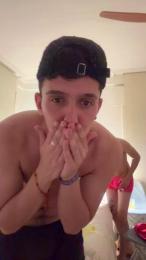 AlanyAdam — 在 cam4 直播的网络摄像头模特