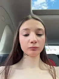 hiding-mila — 在 stripchat 直播的网络摄像头模特