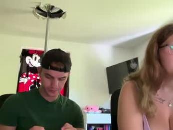 john_rollly — 在 chaturbate 直播的网络摄像头模特