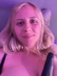 lunawolf21 — Stripchat stream photo (Jun 2026)