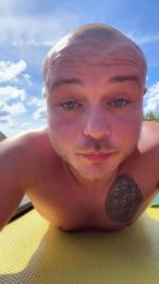 Mechot421 — 在 cam4 直播的网络摄像头模特