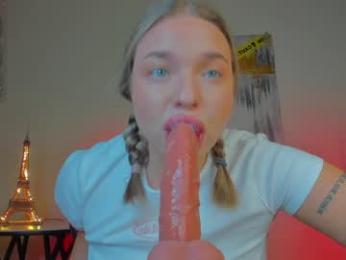 viollasinzz — Chaturbate stream photo (Dec 2024)