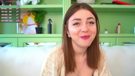 LindaFarm — 在 stripchat 直播的网络摄像头模特