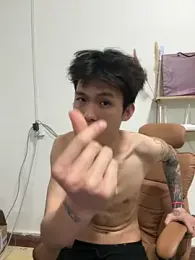 zzzzppp3 — 在 stripchat 直播的网络摄像头模特