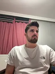 berke3424 — Stripchat stream photo (May 2026)