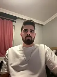 berke3424 — 在 stripchat 直播的网络摄像头模特