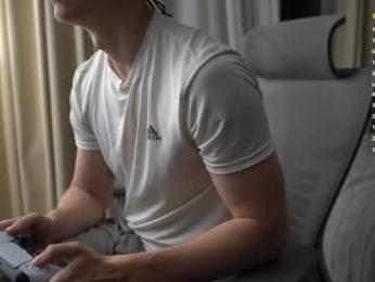 maestro3369 — 在 chaturbate 直播的网络摄像头模特