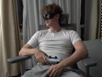 maestro3369 — 在 chaturbate 直播的网络摄像头模特