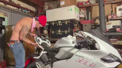 WellHello69 — 在 cam4 直播的网络摄像头模特