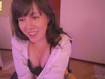 fijisakistar — 在 chaturbate 直播的网络摄像头模特