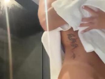 zoepriceee — 在 chaturbate 直播的网络摄像头模特