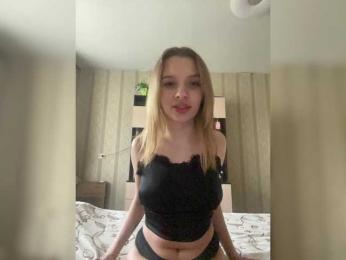 polinyshka — Bongacams stream photo (Oct 2024)