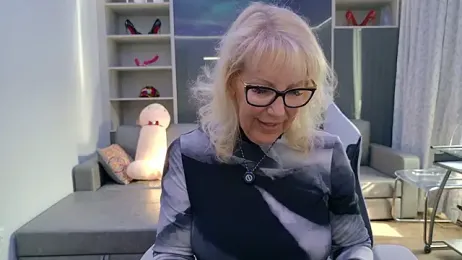 FitCougar — 在 stripchat 直播的网络摄像头模特