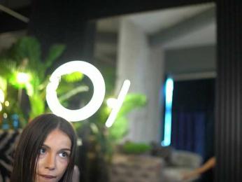 lexira1n — 在 bongacams 直播的网络摄像头模特