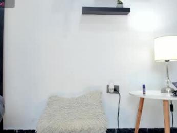 yess__daddyy — 在 chaturbate 直播的网络摄像头模特