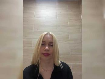 MirandaNow — 在 bongacams 直播的网络摄像头模特