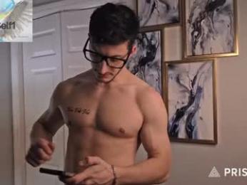 hardselfone — 在 chaturbate 直播的网络摄像头模特
