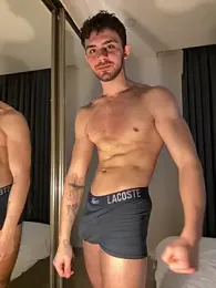 secojj — 在 stripchat 直播的网络摄像头模特