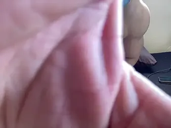 muscle_mouse — 在 stripchat 直播的网络摄像头模特