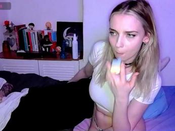 Almondmilka — 在 bongacams 直播的网络摄像头模特