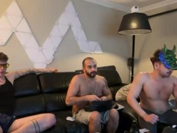 flyerstud_mtl — Chaturbate stream photo (Apr 2026)