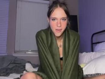 smileymileyyy — 在 chaturbate 直播的网络摄像头模特