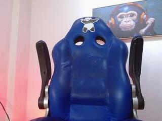 Connor Seven — 在 flirt4free 直播的网络摄像头模特