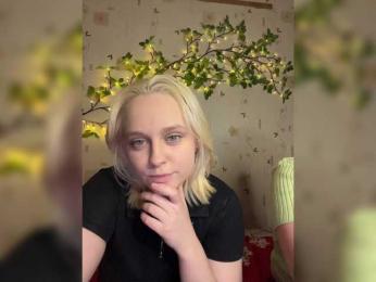 The-best-babies — 在 bongacams 直播的网络摄像头模特